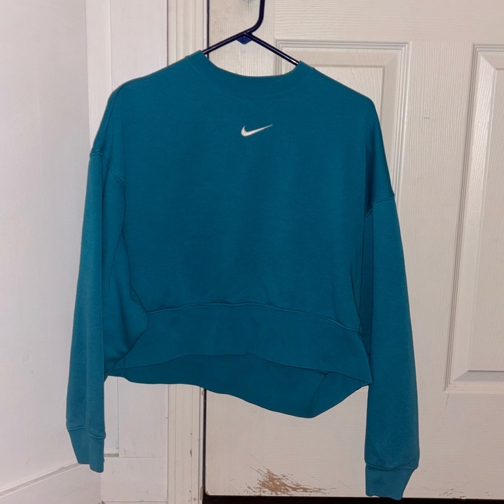 Women’s size xs teal cropped nike crewneck